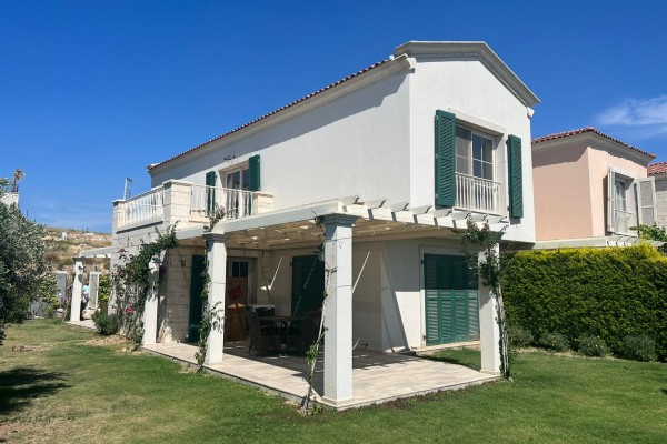 For Sale: Villa in Çeşme Ovacık Mi'marin Houses